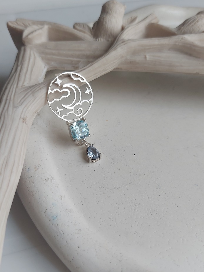 سنجاق سینه نقره ماه و ابر و سنگ تپاز